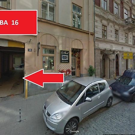 Apartments On Valova 16, On Market Square Lviv Ngoại thất bức ảnh